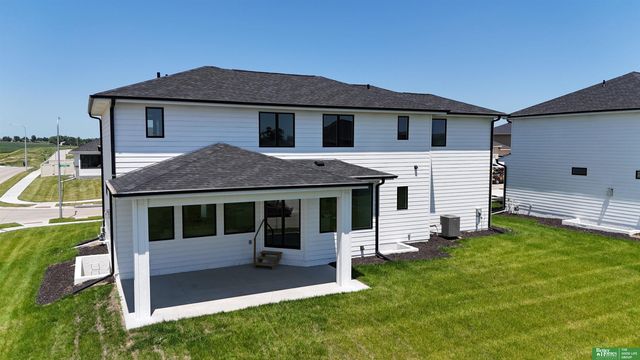 10662 S 102nd Avenue, Papillion, NE 68046