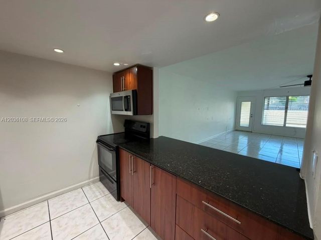 1885 NE 121st St 8, North Miami, FL 33181