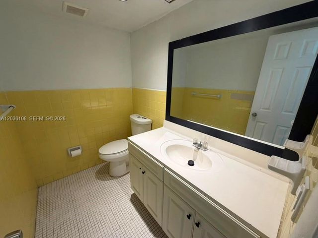 1885 NE 121st St 8, North Miami, FL 33181