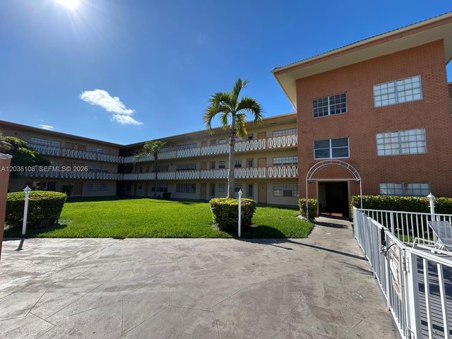 1885 NE 121st St 8, North Miami, FL 33181