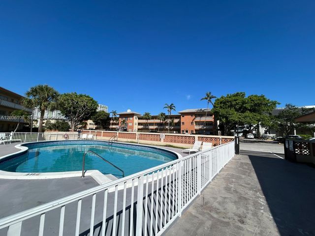 1885 NE 121st St 8, North Miami, FL 33181
