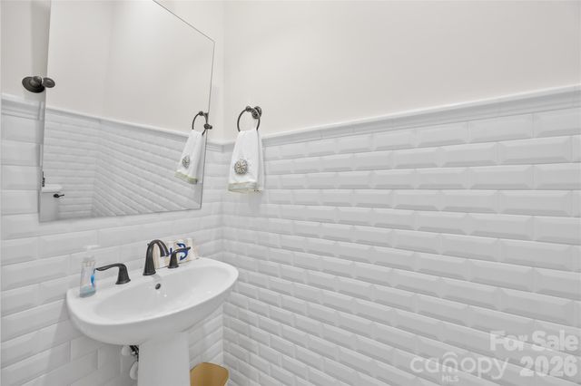 124 Chimney Rock Court, Denver, NC 28037