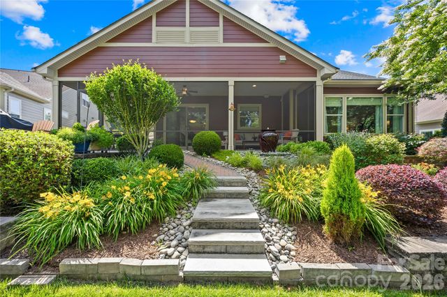124 Chimney Rock Court, Denver, NC 28037