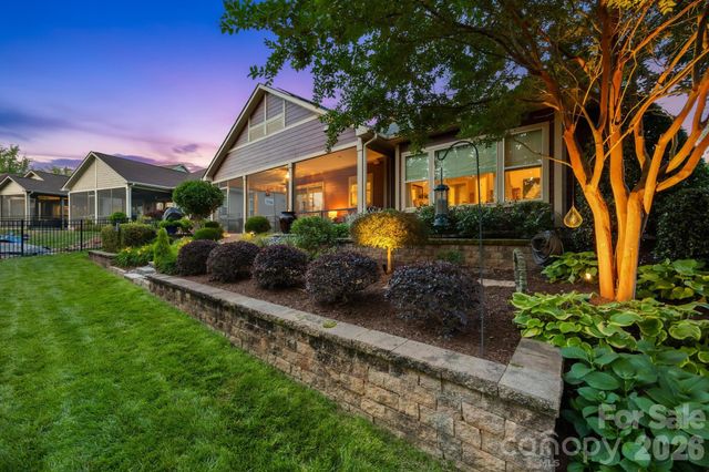 124 Chimney Rock Court, Denver, NC 28037