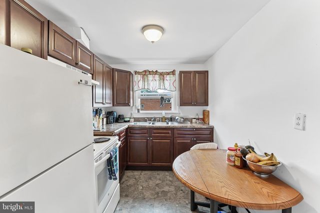 8 PROSPECT AVE, West Grove, PA 19390