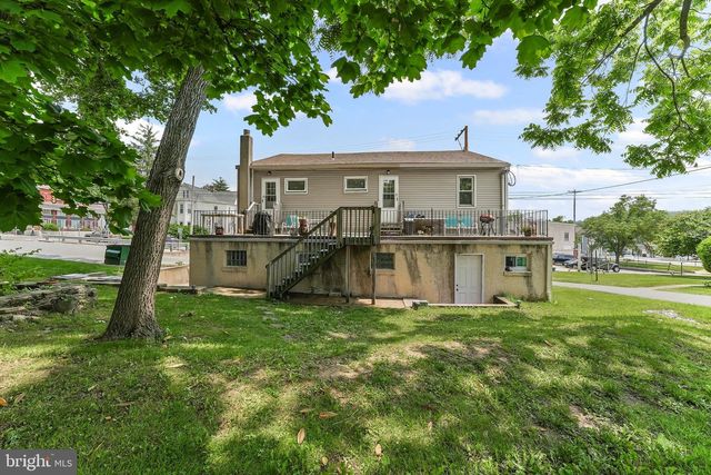 8 PROSPECT AVE, West Grove, PA 19390