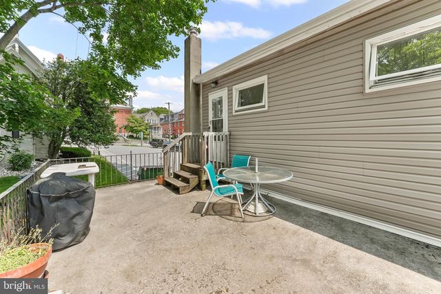 8 PROSPECT AVE, West Grove, PA 19390