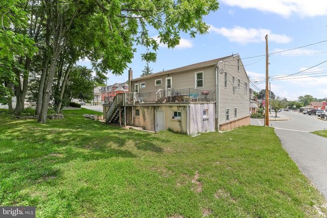 8 PROSPECT AVE, West Grove, PA 19390