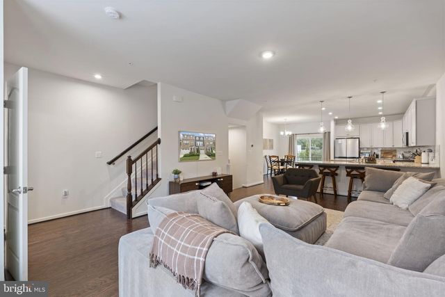 1333 HAWK HOLLOW DR, Crofton, MD 21114
