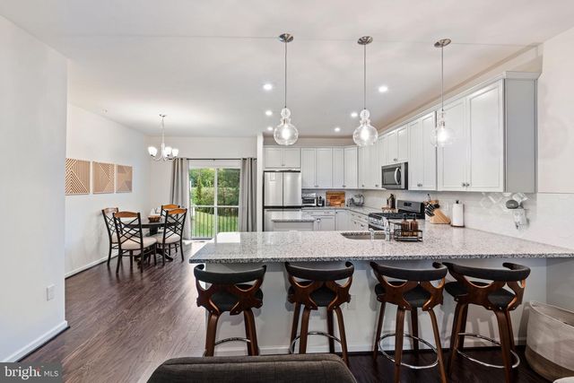 1333 HAWK HOLLOW DR, Crofton, MD 21114
