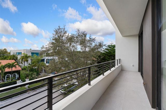 3551 Crystal Court, Miami, FL 33133