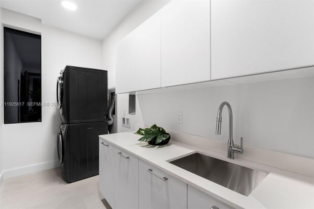 3551 Crystal Court, Miami, FL 33133