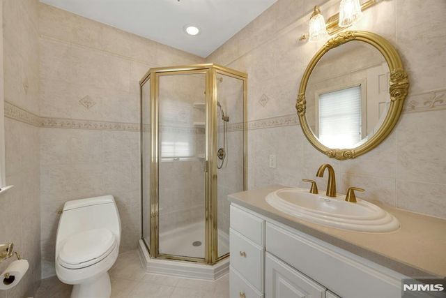 184 W Passaic Avenue, Rutherford, NJ 07070