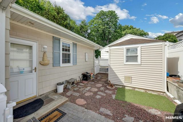 184 W Passaic Avenue, Rutherford, NJ 07070
