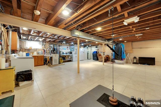 184 W Passaic Avenue, Rutherford, NJ 07070