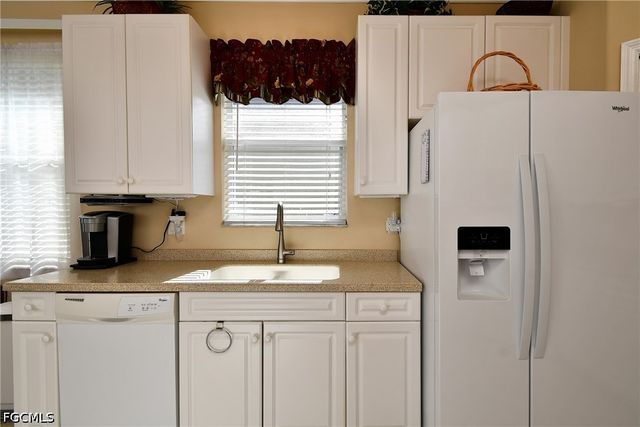 4736 Fairloop RUN, Lehigh Acres, FL 33973