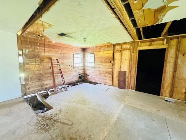 304 North Street, Baytown, TX 77520