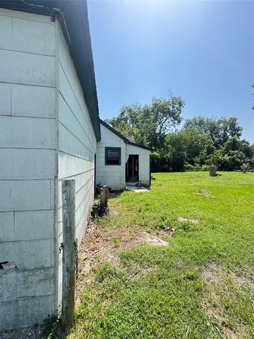 304 North Street, Baytown, TX 77520
