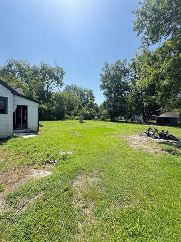 304 North Street, Baytown, TX 77520
