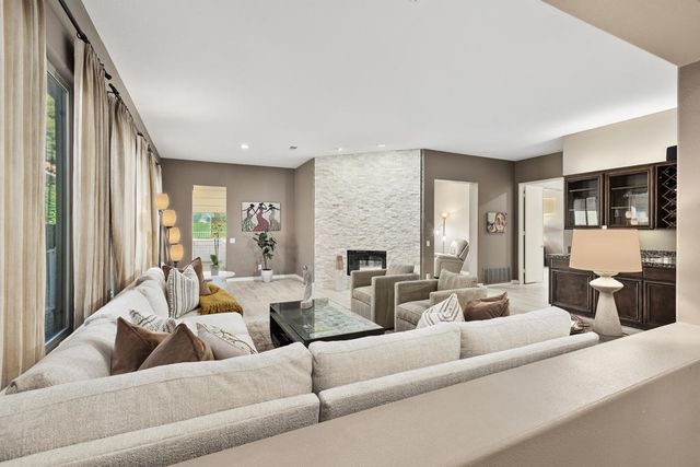 89 N Kavenish Drive, Rancho Mirage, CA 92270