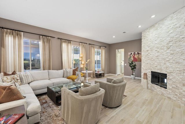 89 N Kavenish Drive, Rancho Mirage, CA 92270