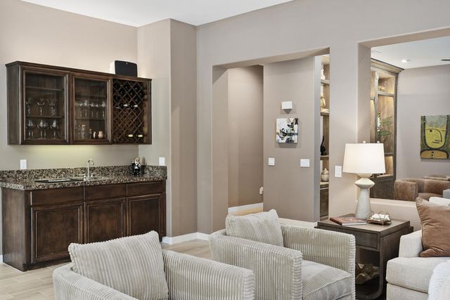 89 N Kavenish Drive, Rancho Mirage, CA 92270