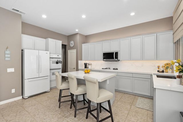 89 N Kavenish Drive, Rancho Mirage, CA 92270