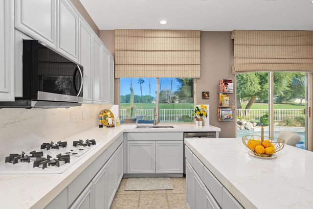 89 N Kavenish Drive, Rancho Mirage, CA 92270