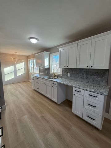 219 E Martha Ave, Mulvane, KS 67110