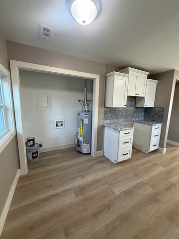 219 E Martha Ave, Mulvane, KS 67110