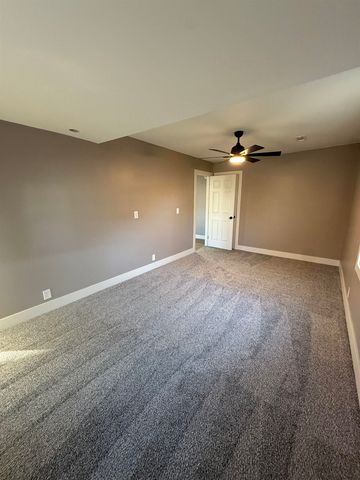 219 E Martha Ave, Mulvane, KS 67110