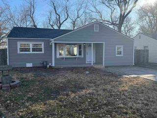 219 E Martha Ave, Mulvane, KS 67110