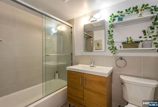 681 Palisade Avenue, Teaneck, NJ 07666