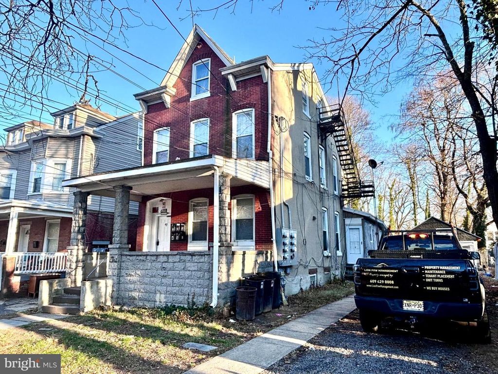 42 MAPLE AVE, Trenton, NJ 08618