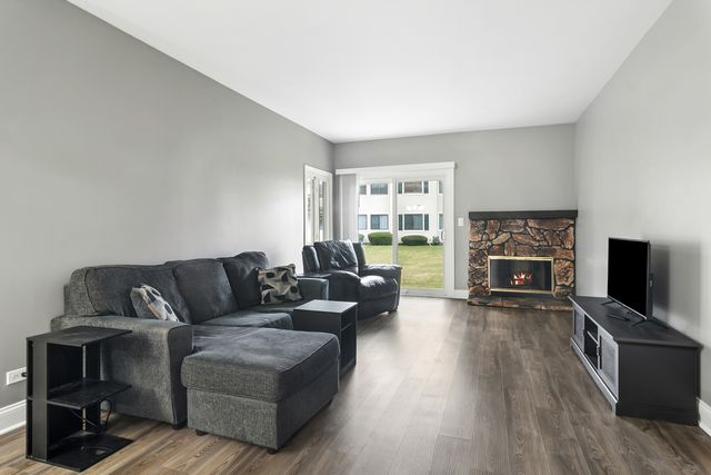 927 Hidden Lake Drive 0, Buffalo Grove, IL 60089