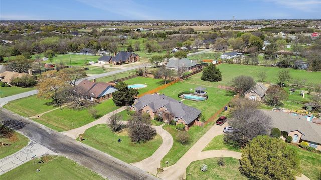 424 Country Ridge Lane, Red Oak, TX 75154