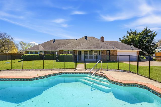 424 Country Ridge Lane, Red Oak, TX 75154