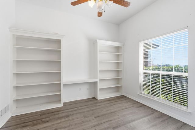 424 Country Ridge Lane, Red Oak, TX 75154