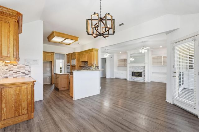 424 Country Ridge Lane, Red Oak, TX 75154