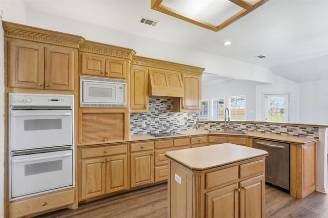 424 Country Ridge Lane, Red Oak, TX 75154