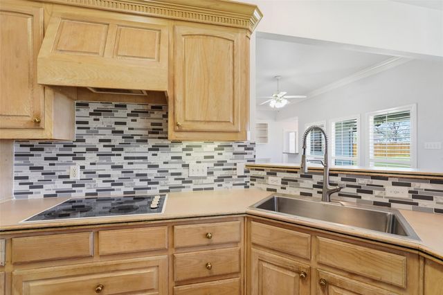 424 Country Ridge Lane, Red Oak, TX 75154