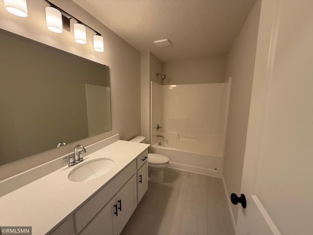 1709 Meadows Drive NE, East Bethel, MN 55011