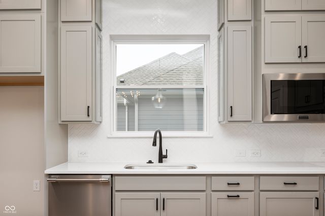 15926 Bellows Avenue, Fishers, IN 46040