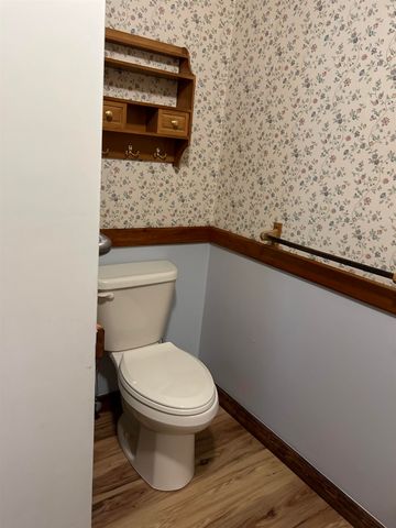 70 Stagecoach Drive, Newport City, VT 05855