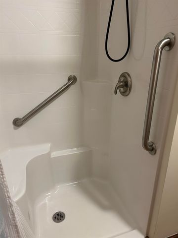 70 Stagecoach Drive, Newport City, VT 05855