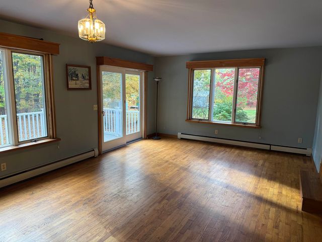 70 Stagecoach Drive, Newport City, VT 05855