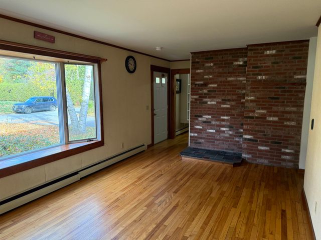 70 Stagecoach Drive, Newport City, VT 05855