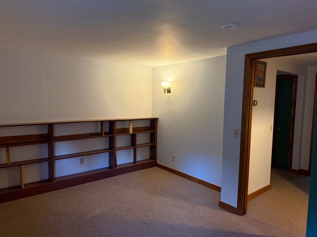 70 Stagecoach Drive, Newport City, VT 05855