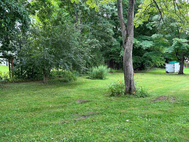 70 Stagecoach Drive, Newport City, VT 05855