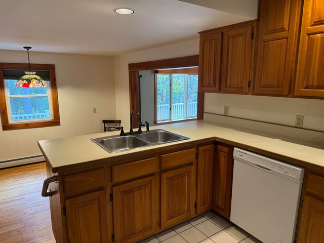 70 Stagecoach Drive, Newport City, VT 05855